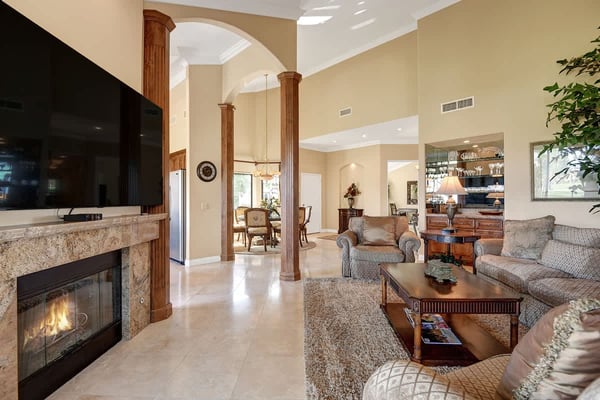 LIVING SPACE REVERSE
