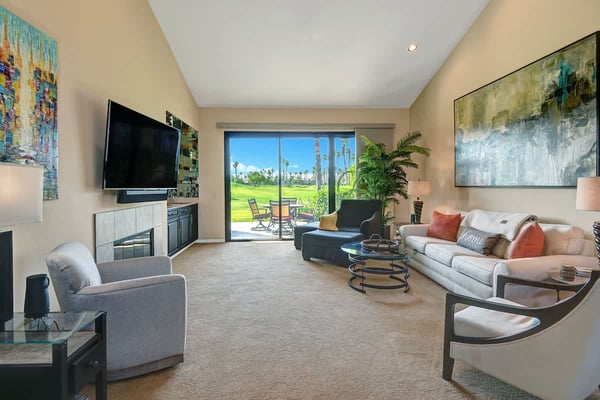 V5003 - Opulence Escape