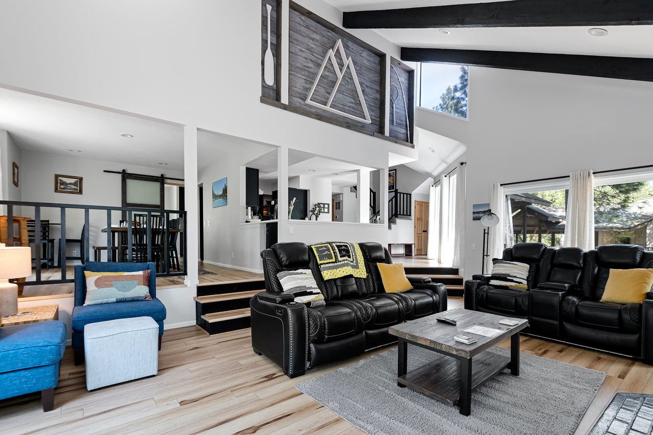 Living Room Seating Area 7 Newberry