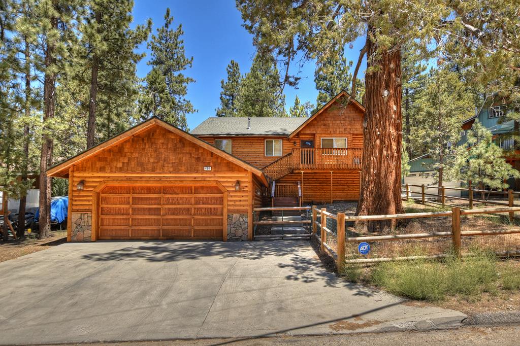 Beautiful Log Cabin-Walk to Snowplay & Oktoberfest