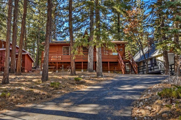 Beautiful Log Cabin Nestled in the Trees