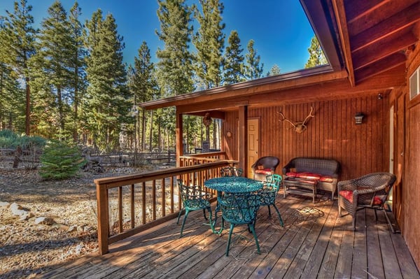 Back Deck that backs up to National Forest