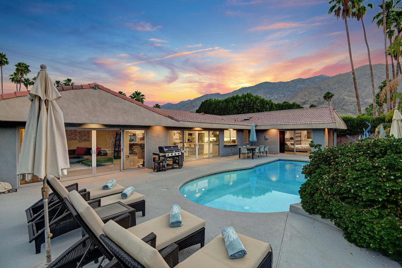 SUNSET BACK OF HOME.jpg mls