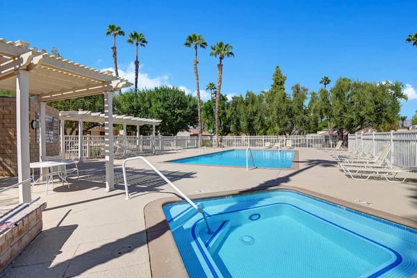 P1807 - Costa Circle