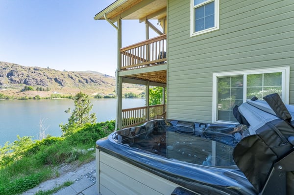 Jacuzzi Hot Tub